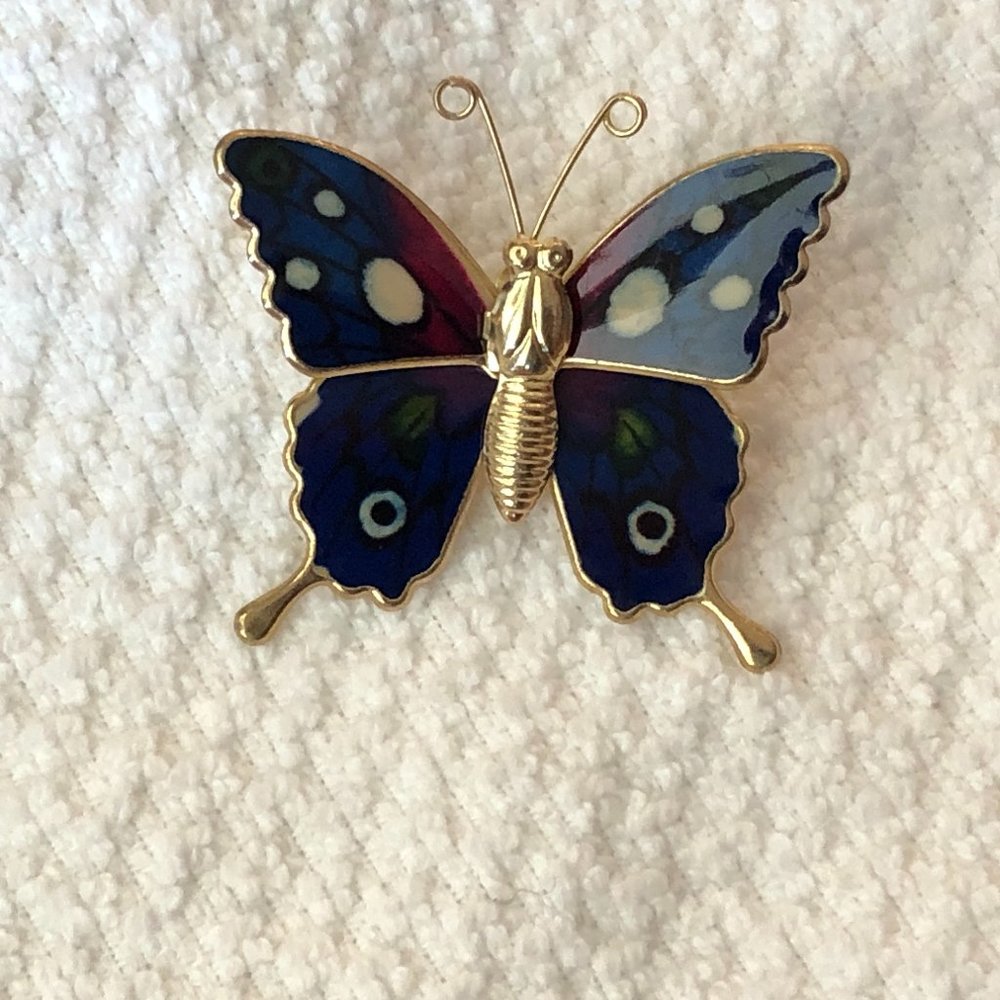 A Beautiful Fluttery Butterfly Vintage Brooch / Pendant in Purples & Blues